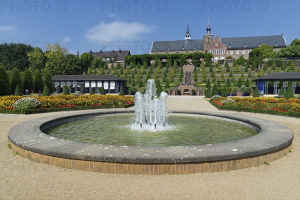 Fontaine and gardens of Kamp Abbey