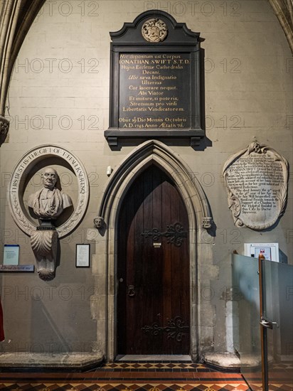 Tomb of poet Jonathan Swift