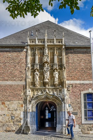 Entrance Aachen Cathedral Treasury