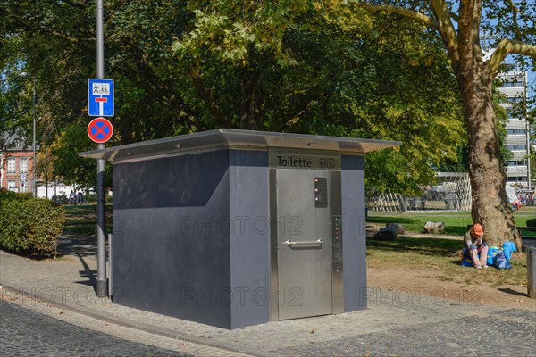 Public toilet