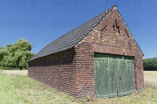 Storage shed