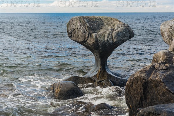 Kannesteinen