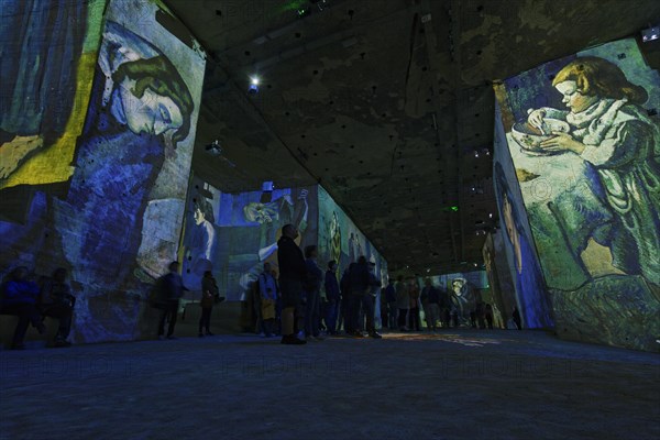 Light and pictureshow Carrieres des Lumieres