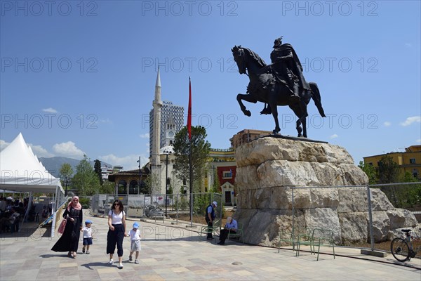 Skanderbeg Monument