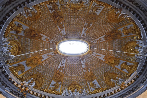 Ceiling vault