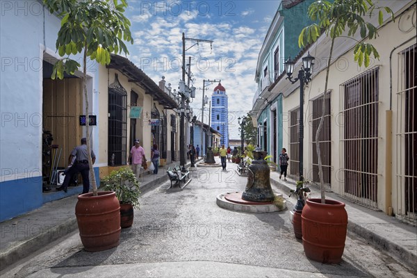 Street scene with people