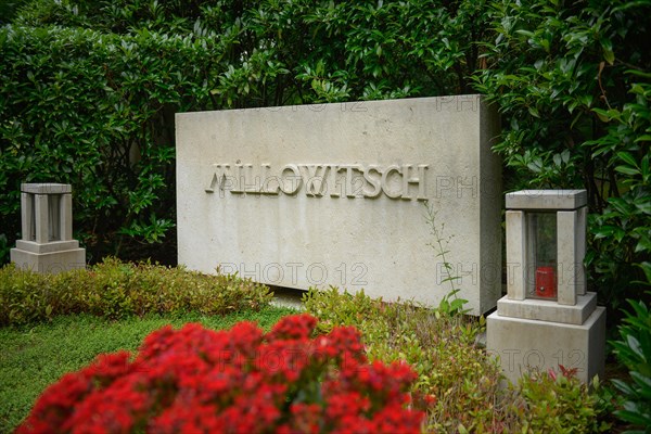 Millowitsch family grave