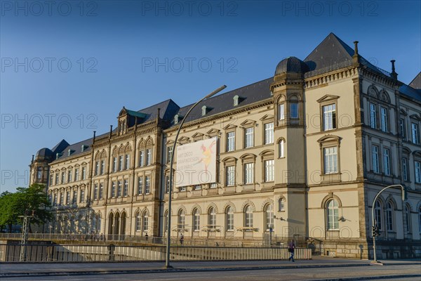 Museum fuer Kunst und Gewerbe