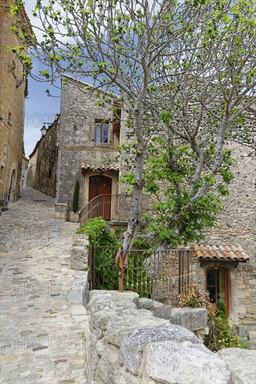 Alley in Lacoste