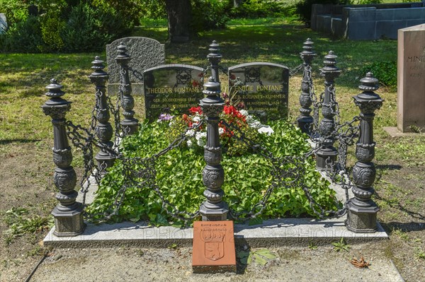 Grave Theodor and Emilie Fontane