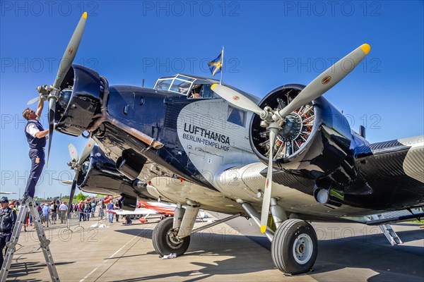 Junkers JU 52