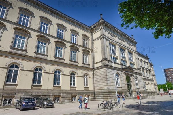 Museum fuer Kunst und Gewerbe