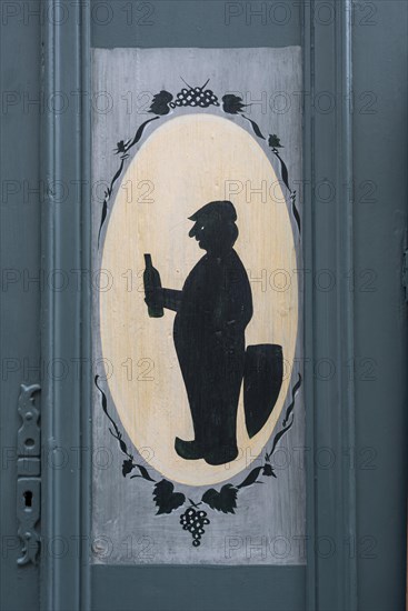 Door picture of a wine shop