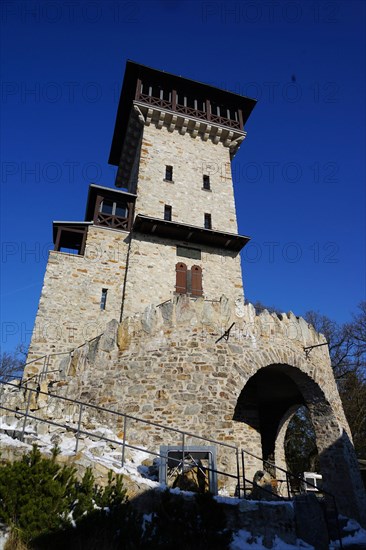 Observation tower