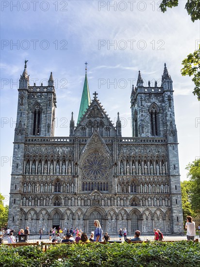 Nidaros Cathedral with visitors