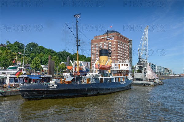 Oevelgoenne museum harbour