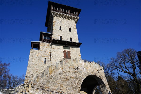 Observation tower