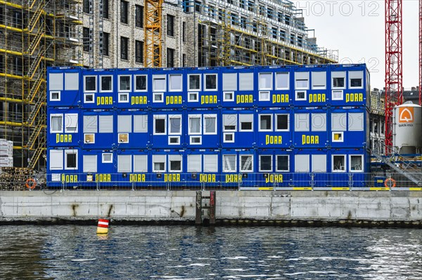 Porr construction container