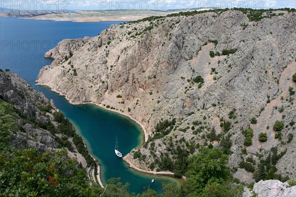 Zavratnica Bay