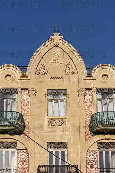 Art Nouveau Building Casa Punt de Ganxo (Punto de Gancho) 1906