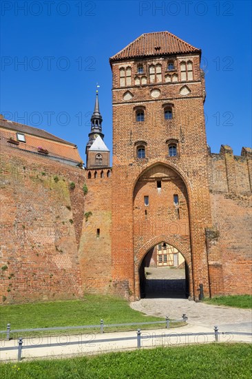 Elbtor and St. Stephan