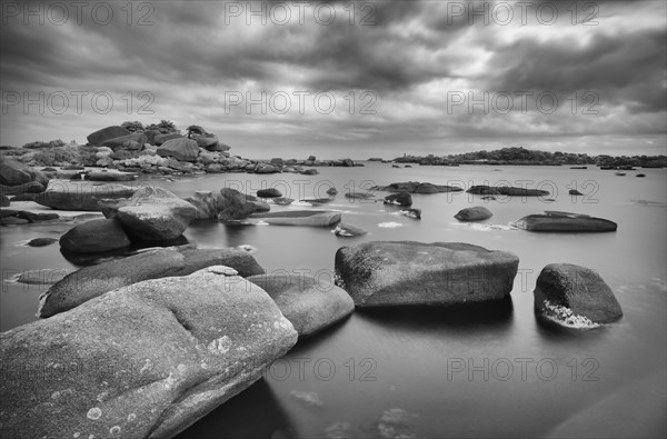 Rock formations off Ile Renote