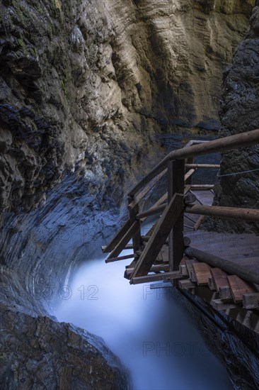 Wooden trail through the Ragga Gorge