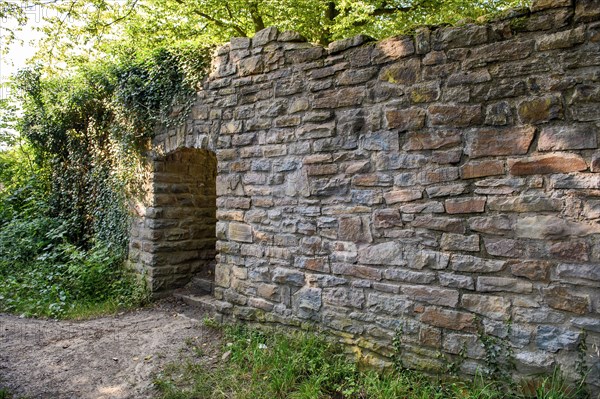 Former castle wall with gate of Ruin Isenburg