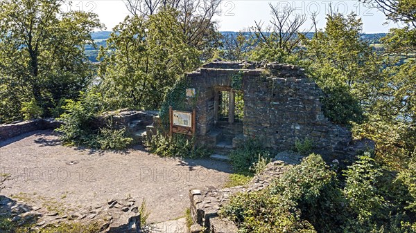 Bird's eye view of Isenburg Ruin