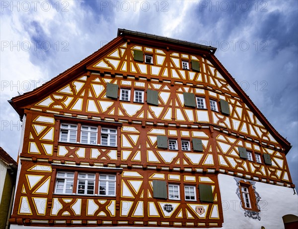 Neunhellerhaus on the market square of Ladenburg