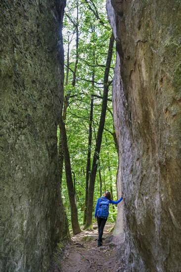 Hikers at the Rosszaehne stone formation