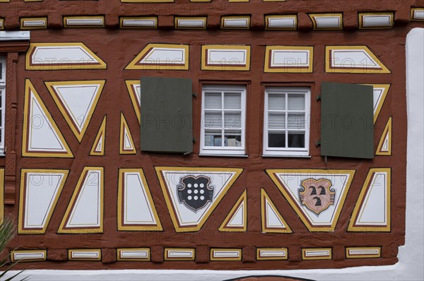 Neunhellerhaus on the market square of Ladenburg