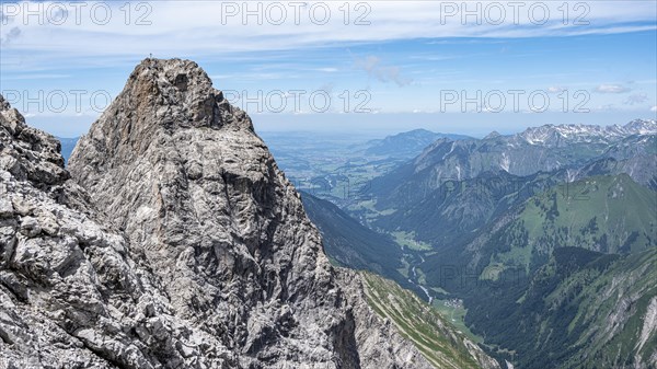 View of the Trettachspitze from the summit of the Maedelegabel