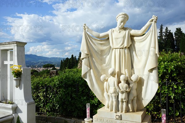 Statue at the tomb of Silvia Marini nei de Rogati