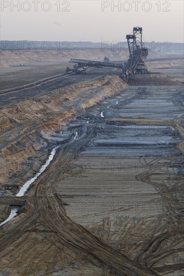 Bucket wheel excavator