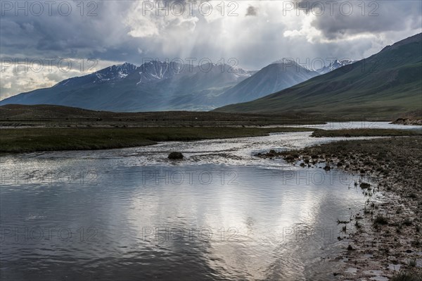 Sunbeams over the Naryn Gorge