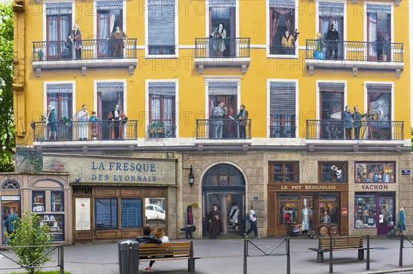 La Fresque des Lyonnais fresco depicting famous people of the city