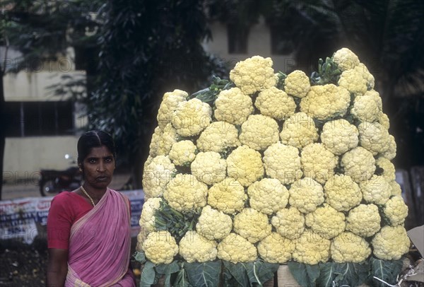 A woman selling Cauliflower at Chennai Madras