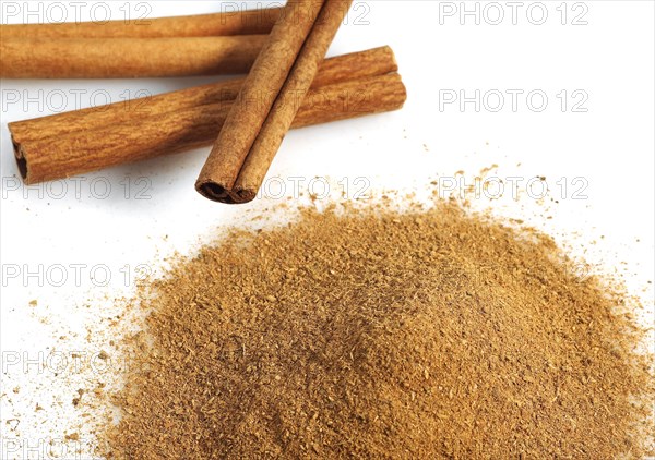 CINNAMON BARK AND POWDER