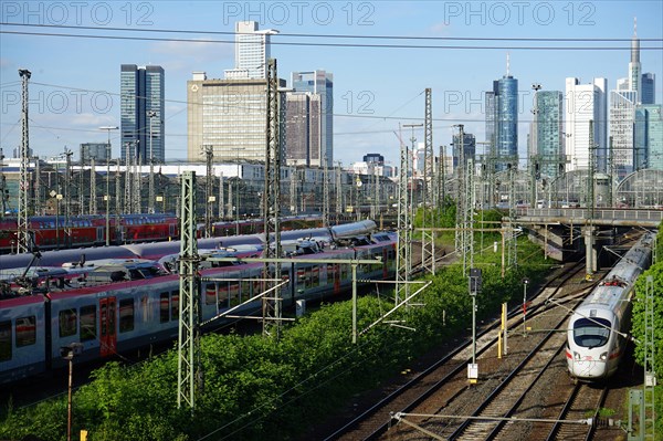 Track apron