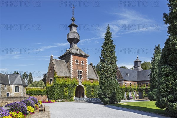 Entrance gate of the Chateau de Jehay