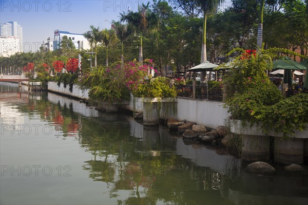 Restaurant on waterfront