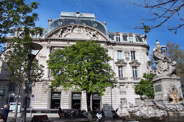 Caisse d'Epargne a Marseille