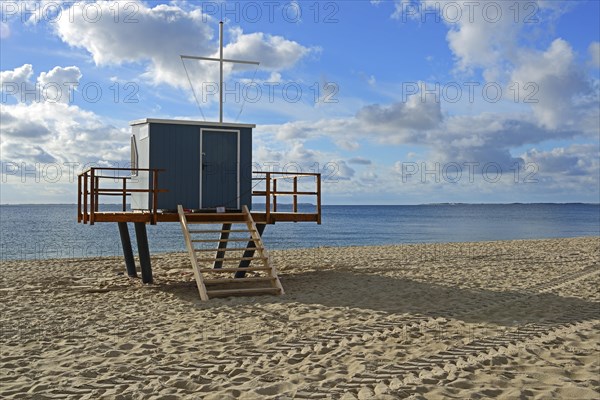 Lifeguard house on the main beach of Hoernum