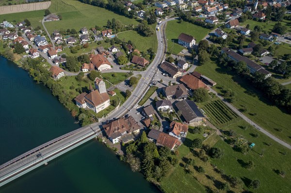 View of the village with castle and Aare bridge