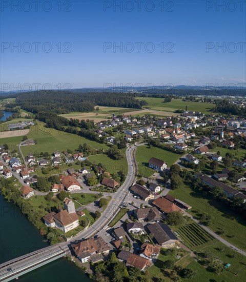 View of the village with castle and Aare bridge