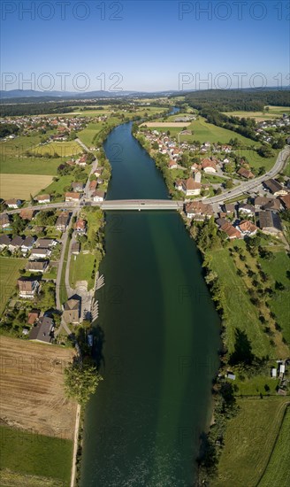 View of the village with castle and Aare bridge