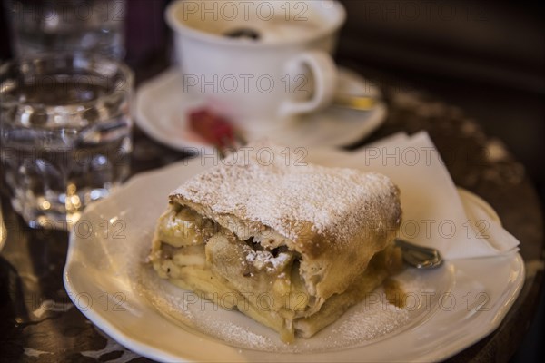 Apple strudel