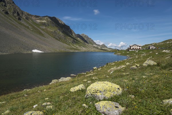 Lake and Flueela pass house