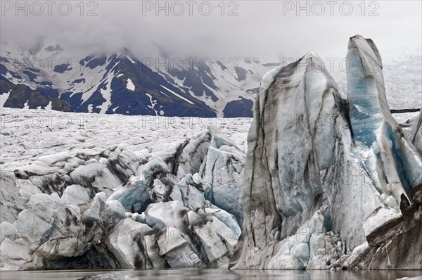 Escarpment of Svinafell glacier